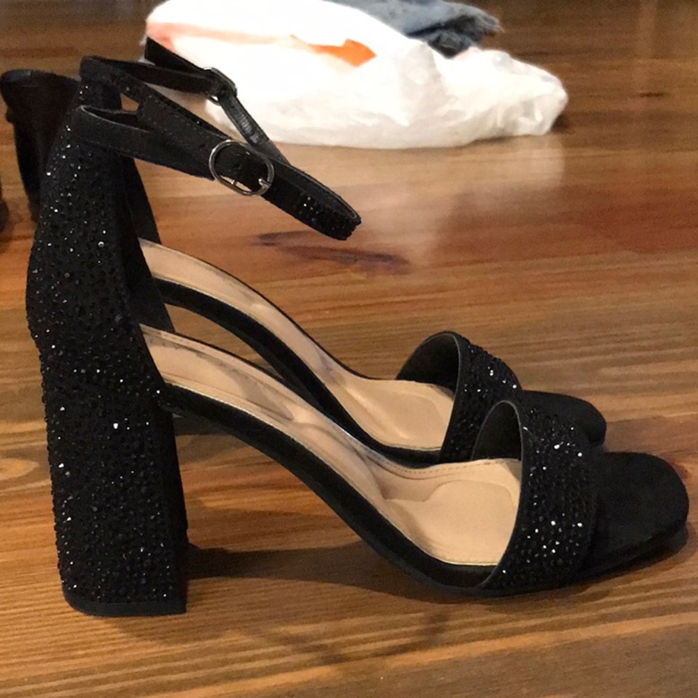 Dress Sandals with sparkle 7.5